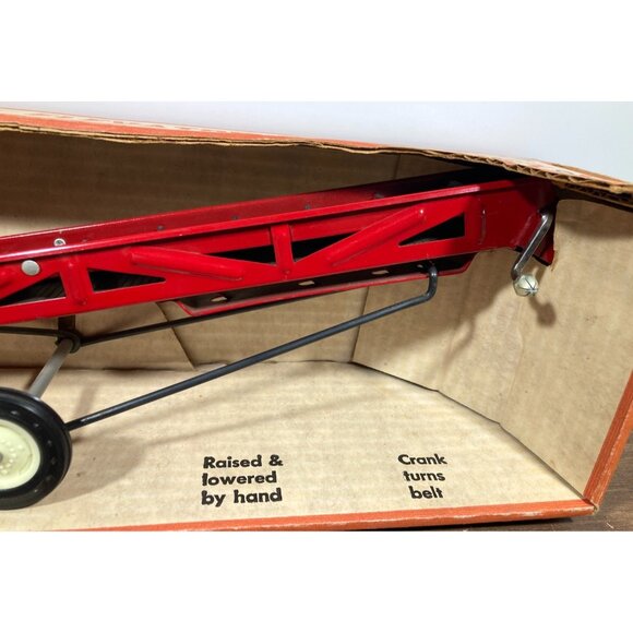 Ertl Tru-Scale Red Portable Elevator 1/16 No. 456-7241 Boxed NIB Diecast USA - Picture 4 of 11